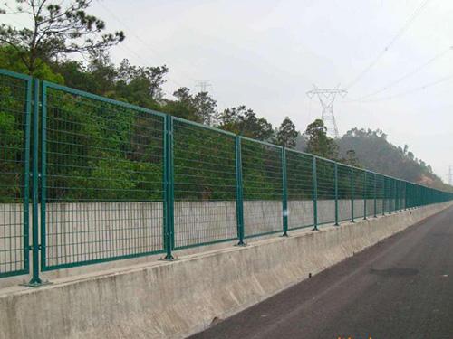 道路護(hù)欄網(wǎng)